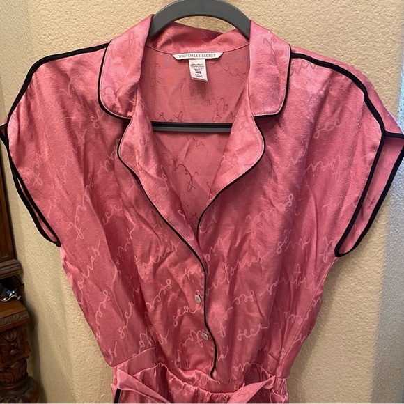 VICTORIA’S SECRET Women Pink All Over Print Sleepwear Romper Size Small - Picture 2 of 9